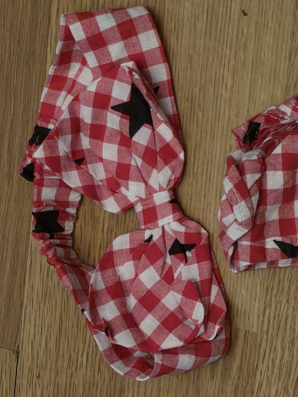 Cat & Jack Red and White Gingham Baby Romper with Black Star Accents 6-9M - Picture 3 of 12